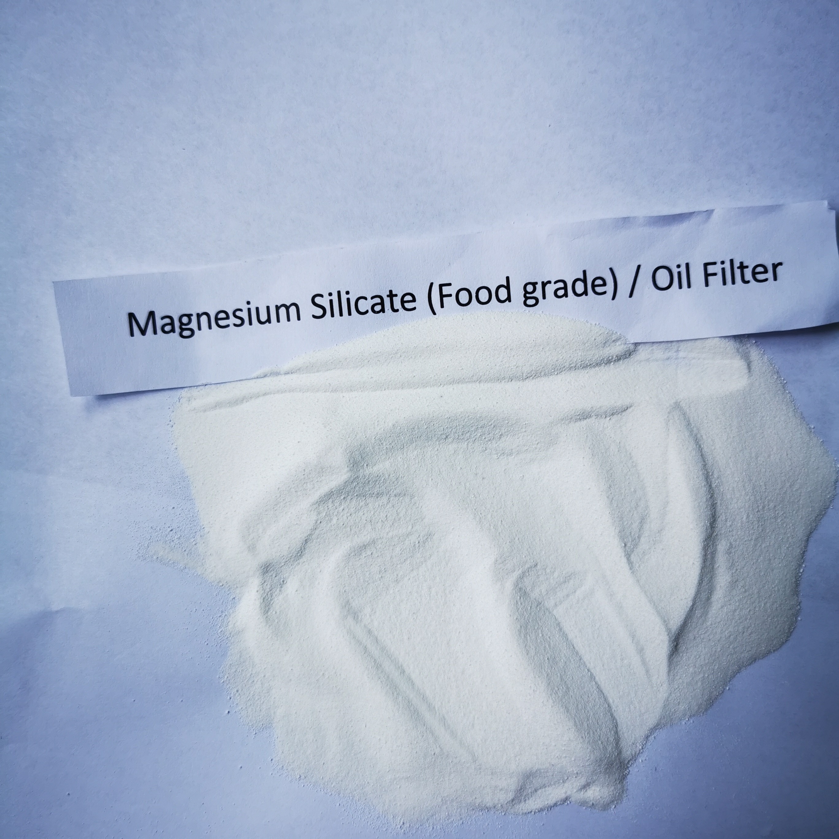 Магнезиевый силикат в виде порошка для фильтрации масла